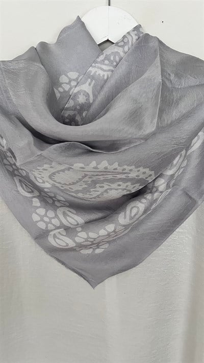 İnci Gri İpek Kelagayi Eşarp 120x120