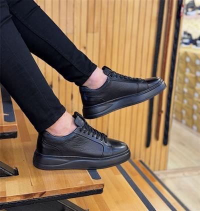 2575 Sneakers