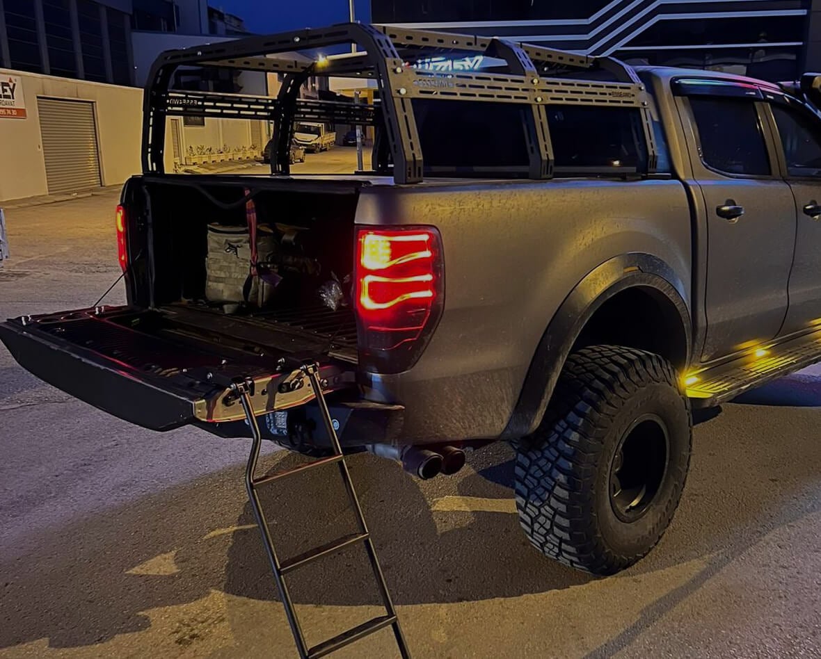 Arka Kapak Merdiveni