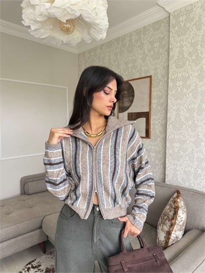 ÇİFT FERMUARLI ÇİZGİLİ HIRKA-BEJ-FÜME