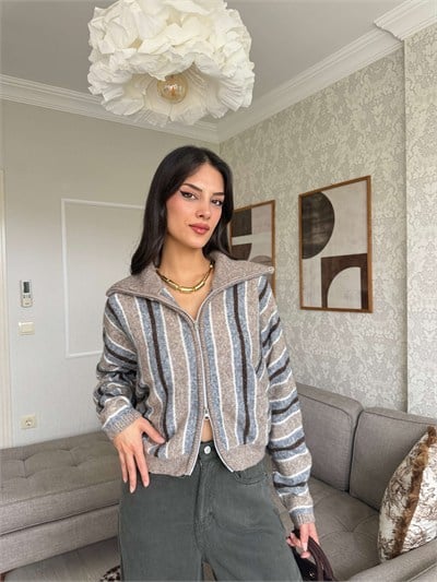 ÇİFT FERMUARLI ÇİZGİLİ HIRKA-BEJ-FÜME