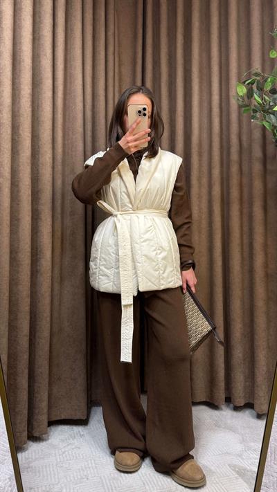 KREM TRİKO DETAYLI ŞİŞME YELEK