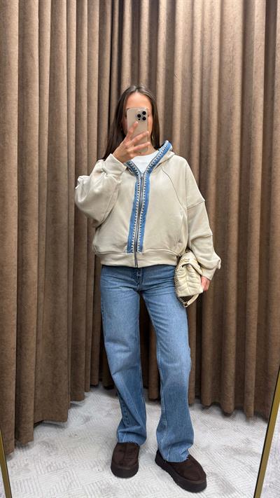 TAŞ DETAYLI FERMUARLI TASARIM SWEATSHİRT-KREM