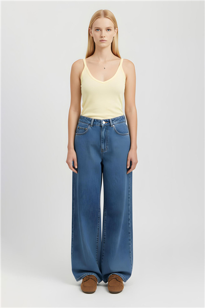 Sarı İnce Askılı V-Yaka Bluz