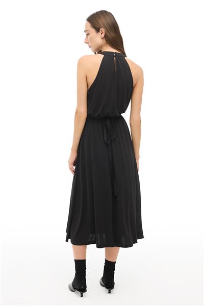 Siyah Bisiklet Yaka Slim Fit Uzun Elbise