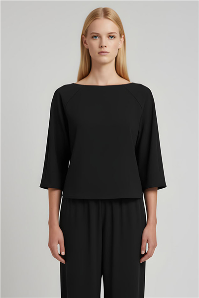 Siyah Dikiş Detaylı Truvakar Kol Bluz