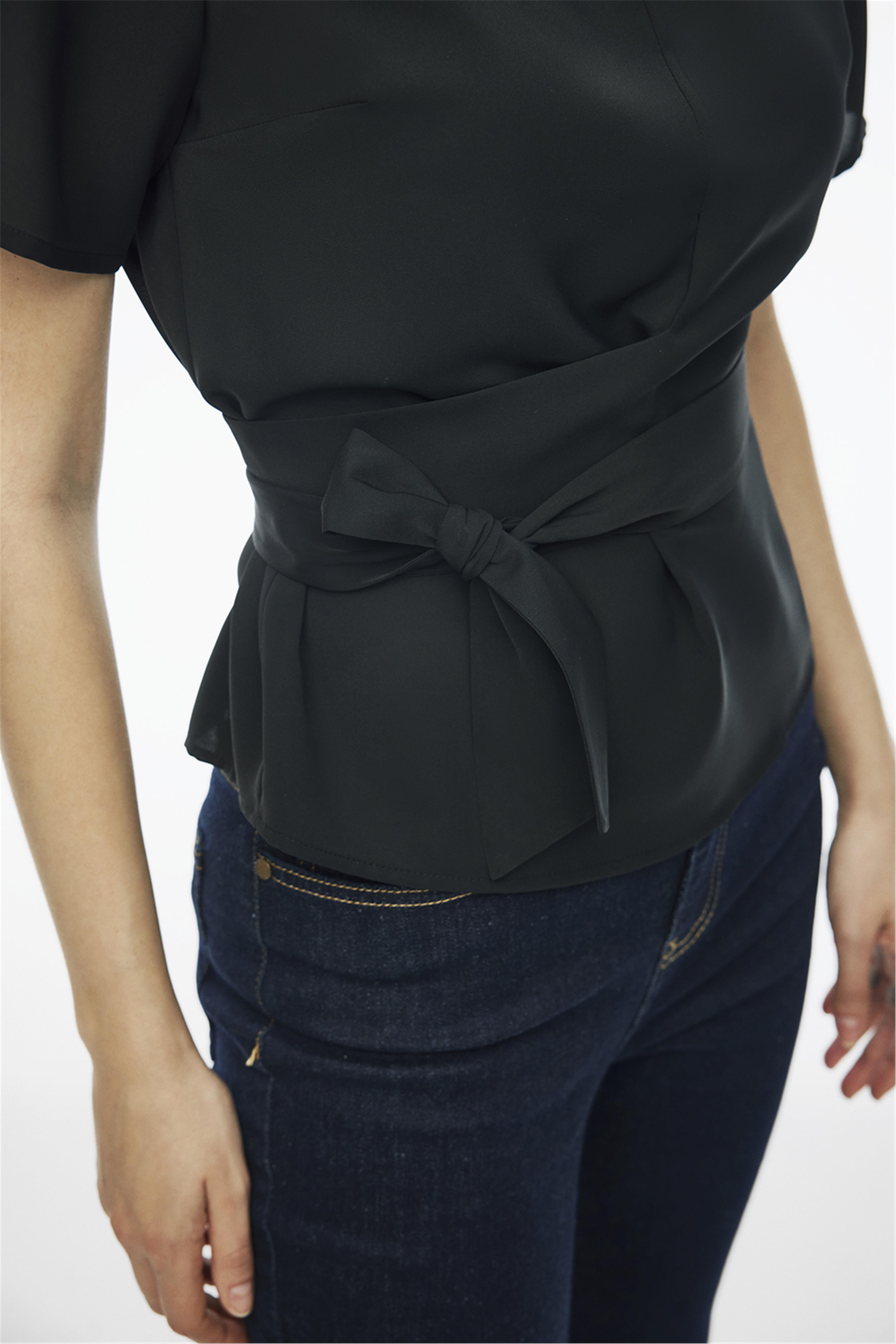 Elonias Regular Fit Sıfır Kol Bisiklet Yaka Siyah Renk Kadın Bluz · 3