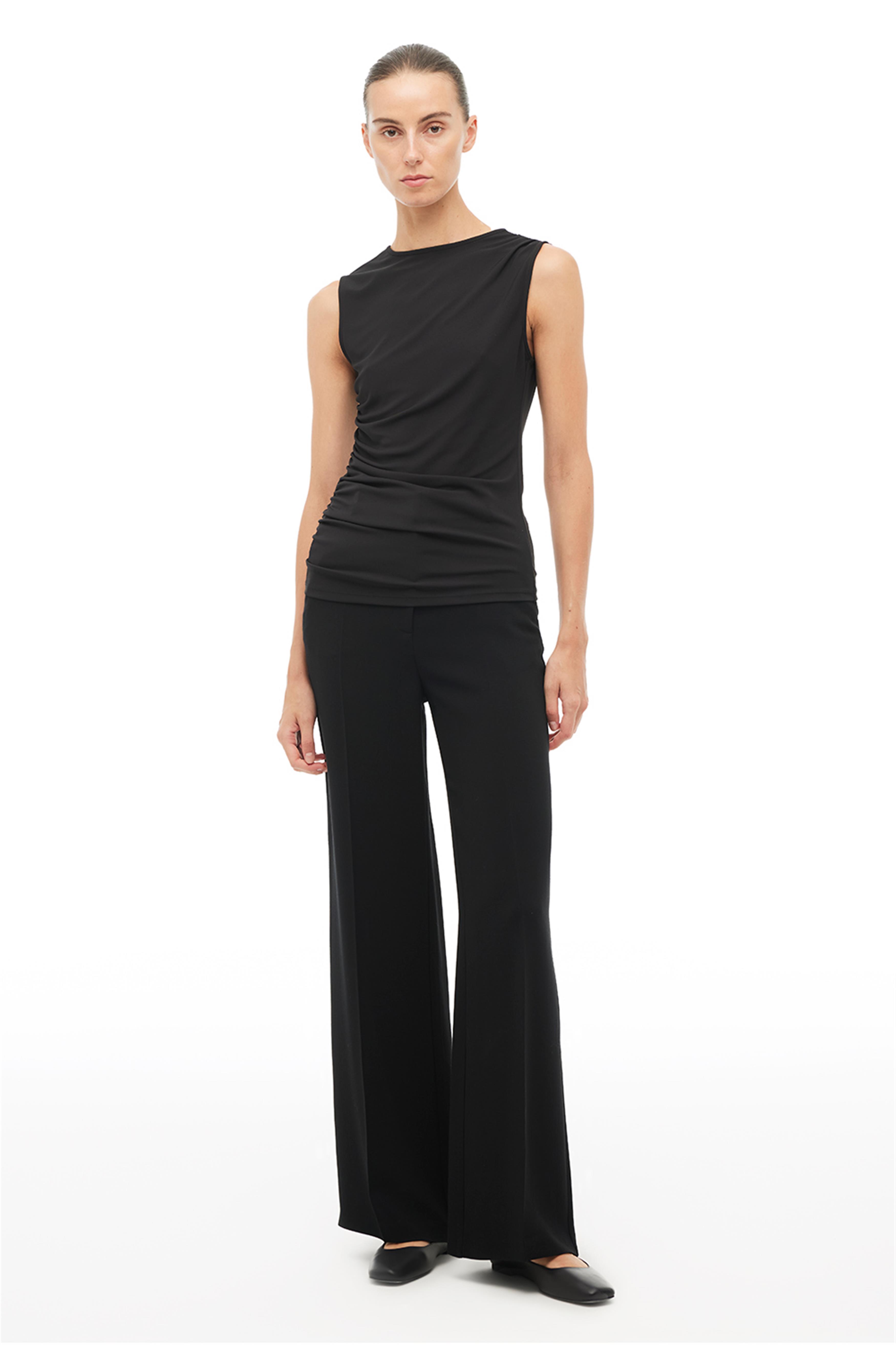 Siyah Asimetrik Yaka Slim Fit Sıfır Kol Bluz