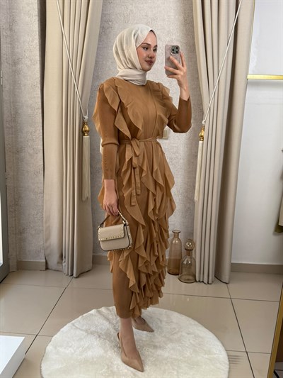 MMZ Fırfırlı Akordiyon Elbise Camel
