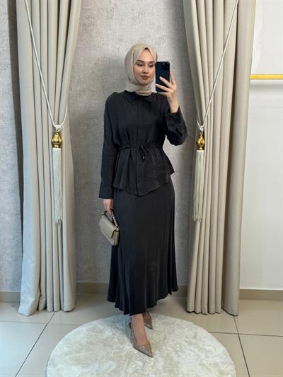 Miori Nantes Taşlanmış İpek Etekli Takım Siyah