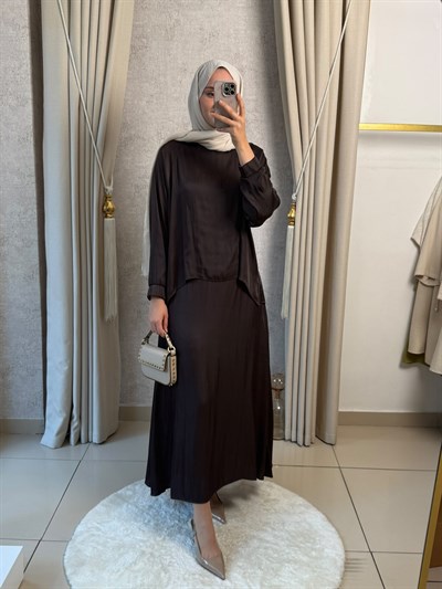 Miori Ramos Premium Saten Etekli Takım Kahverengi