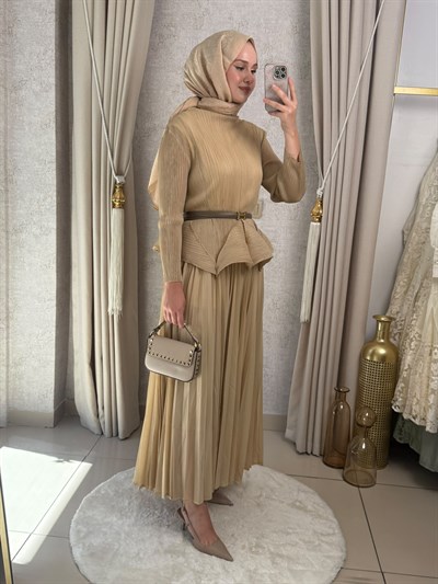 MMZ Akordiyon Kumaş Pilise Etekli Takım Camel