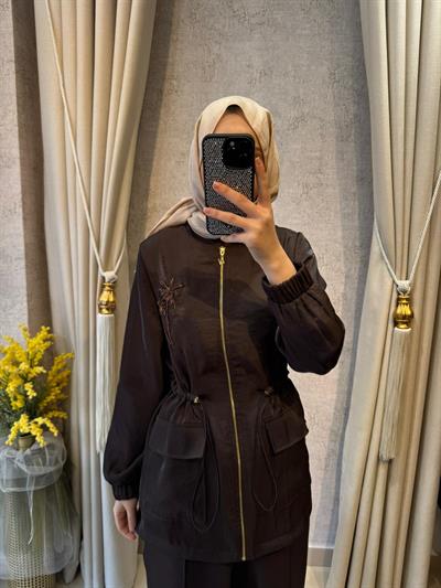 Nuss 1032 Yaka Boncuk İşleme Detaylı Pantolonlu Takım Bitter