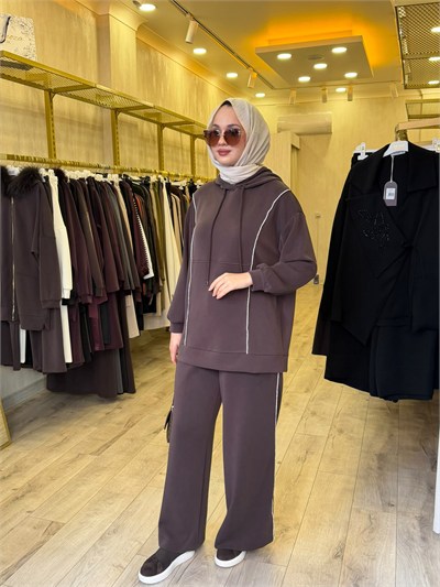 NUSS 1051 Gümüş Şerit Detaylı Pantolonlu Takım Kahverengi