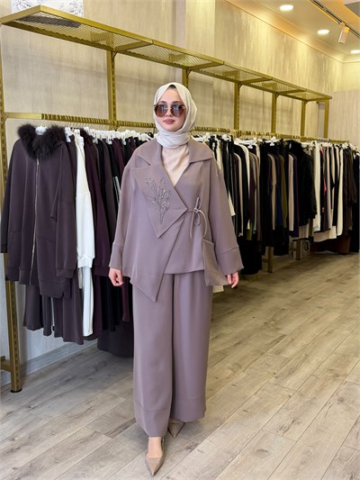NUSS 1063 Yaka İşleme Detaylı Takım Vizon