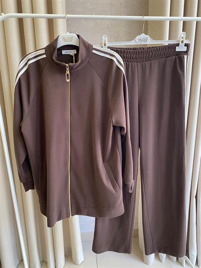 Nuss 1092 Yanı Şerit Detaylı Pantolonlu Takım Kahverengi