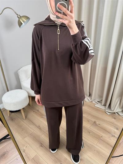 Nuss 1093 Şerit Detaylı Pantolonlu Takım Kahverengi