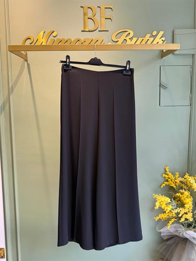 Sentez Arkası Lastikli Kısa Geniş Paça Pantolon 5386 Siyah