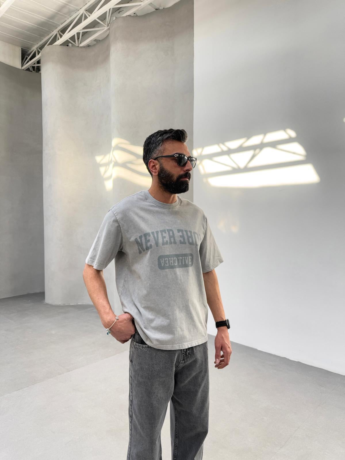Yıkalamalı Never More Baskılı Oversize Tişört Gri