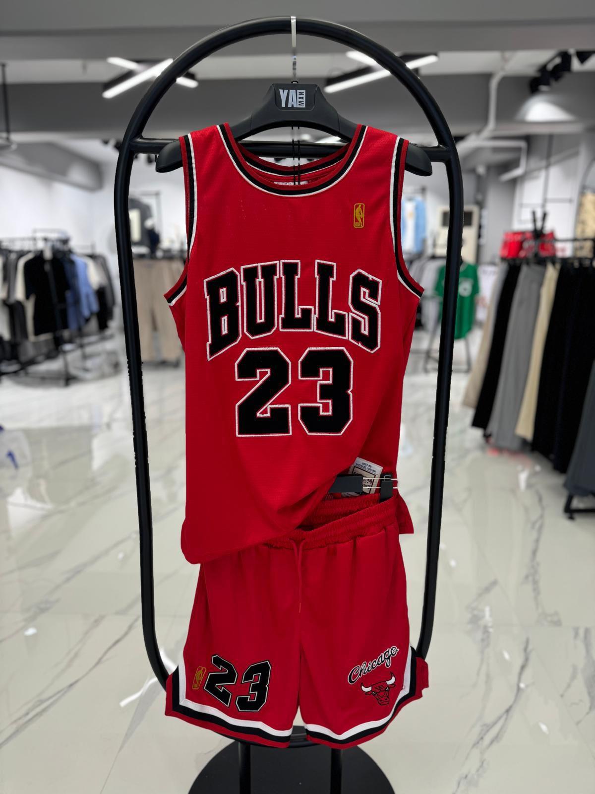 Bulls Nakış Detaylı Takım