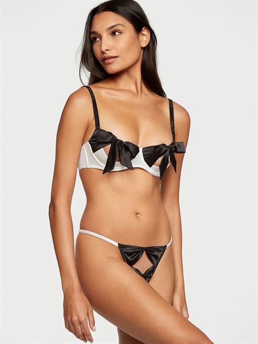 Saten Fiyonklu V-String Külot