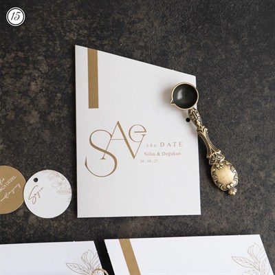 Köşe Kesim Geometrik Tasarımlı Save The Date Yazılı Özel Davetiye