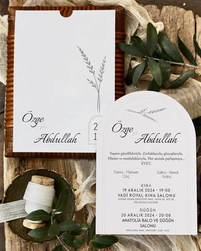 Sade Çiçekli Oval Düğün Davetiyesi