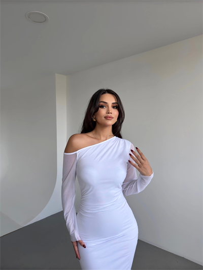 Asimetrik Uzun Tül Elbise