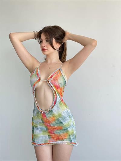 Bel Dekolteli Fırfır Elbise