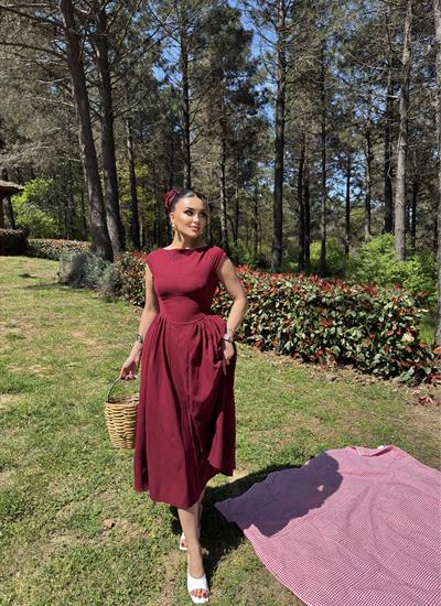 Bordo Sırt Açık Volanlı Elbise