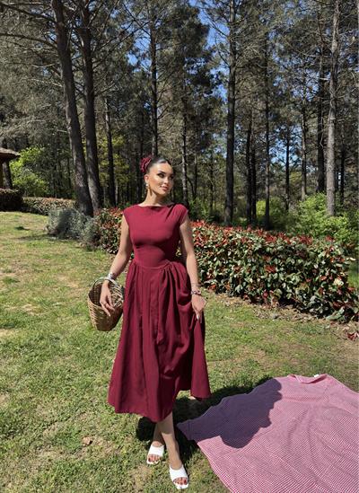 Bordo Sırt Açık Volanlı Elbise
