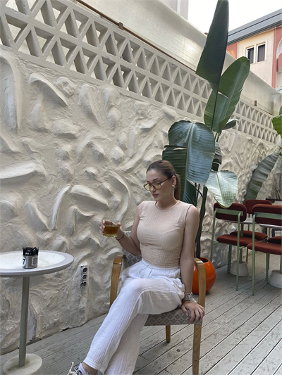 Bürümcük Sırt Dekolteli Crop