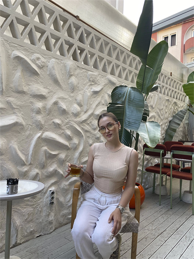 Bürümcük Sırt Dekolteli Crop