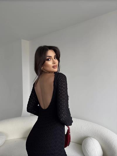 Sırt Dekolteli Dantel Elbise