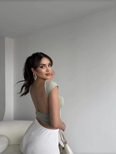 Sırt Dekolteli Monia Crop