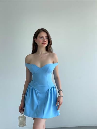 Sırt Dekolteli Tasarım Elbise