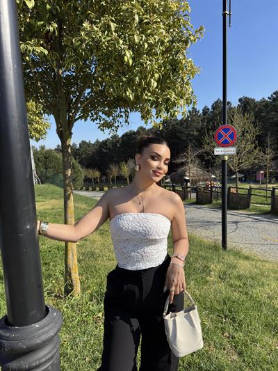 Straplez Dantel Crop