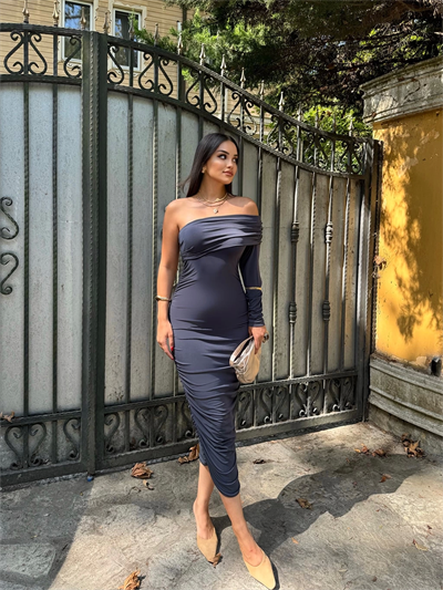 Tek Omuz Büzgülü Elbise