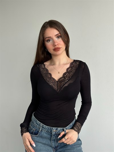 Dantel Yaka Bluz