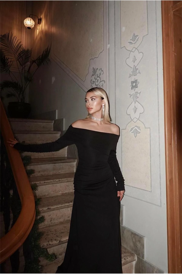 Madonna Yaka Uzun Elbise Siyah - Siyah