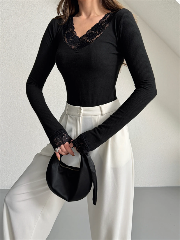 Yaka Ve Kol Dantel Bluz - Siyah