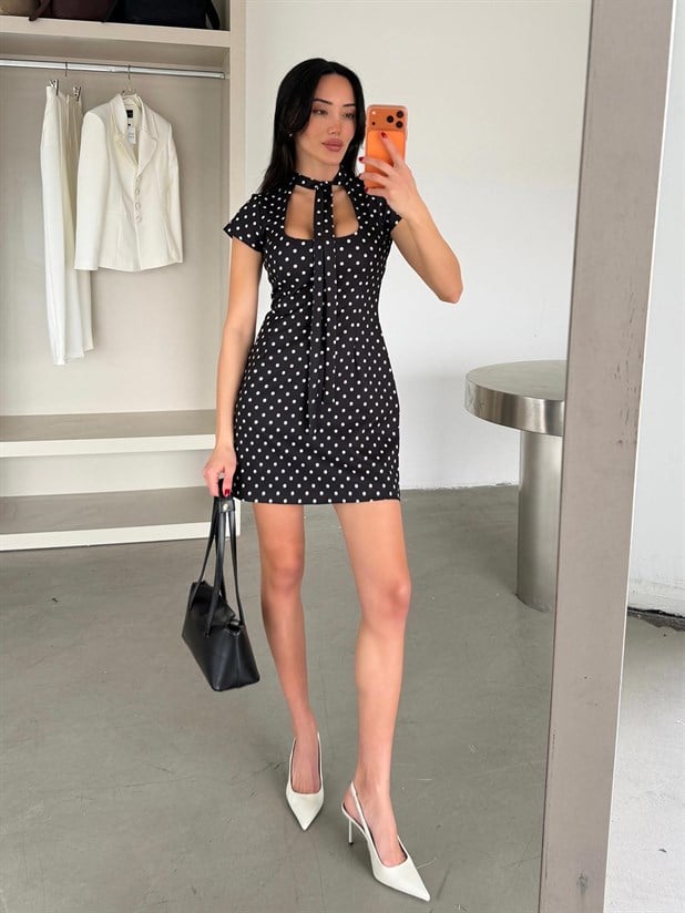 U Yaka Puantiyeli Mini Elbise - Siyah