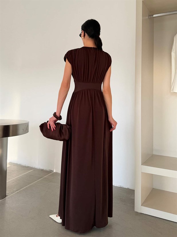 Dökümlü Sıfır Kol Elbise - Kahve