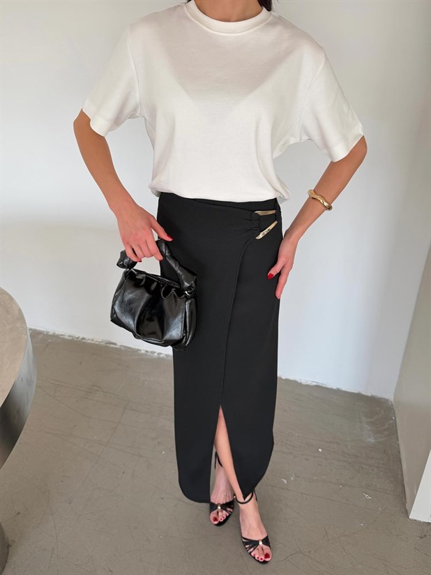 Yanı Toka Detaylı Midi Etek - Siyah