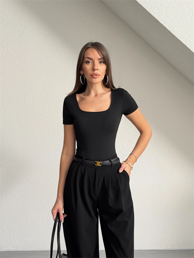 Kare Yaka Kısa Kol Bodysuit - Siyah