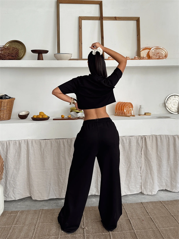 Ters Dikiş Detay Crop Takım - Siyah