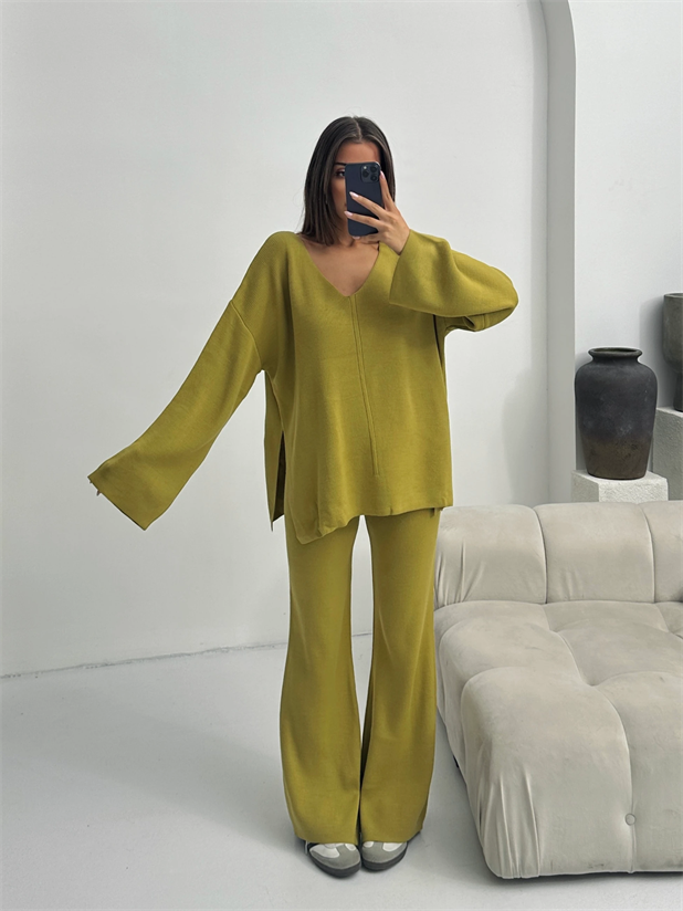 V Yaka Triko Takım - Yağ Yeşili