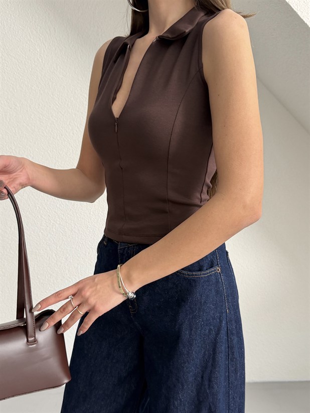 Polo Yaka Sıfır Kol Bluz - Kahve