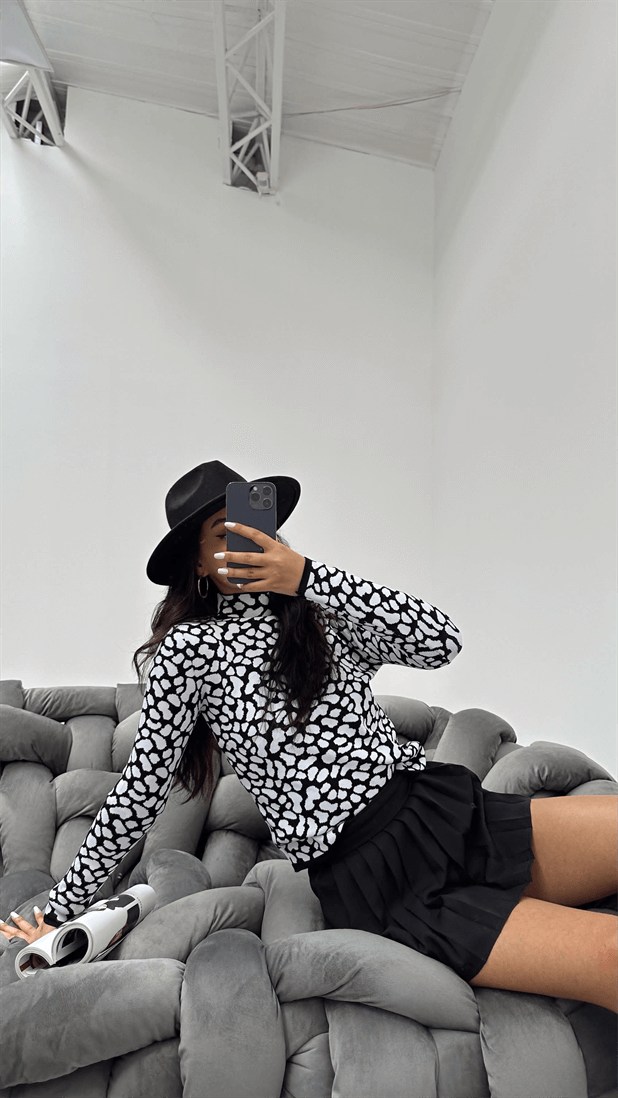 Desenli Dik Yaka Triko Bluz Desenli-Siyah - Siyah