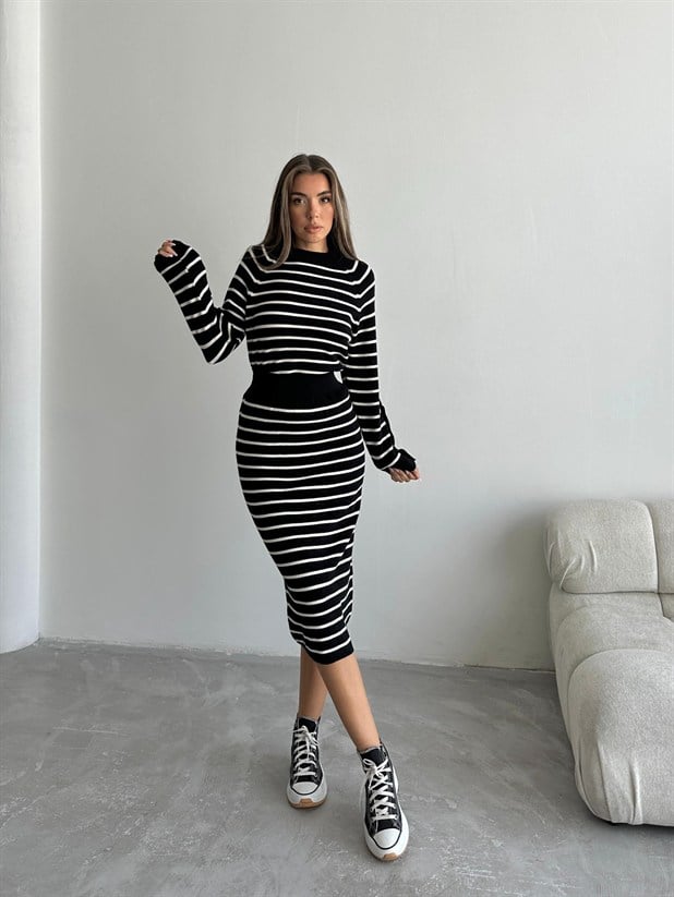 Çizgili Etekli Triko Takım - Siyah